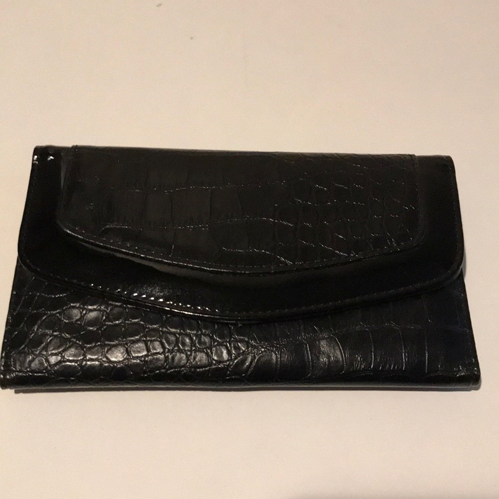*NEW* G by Guess snakeskin wallet